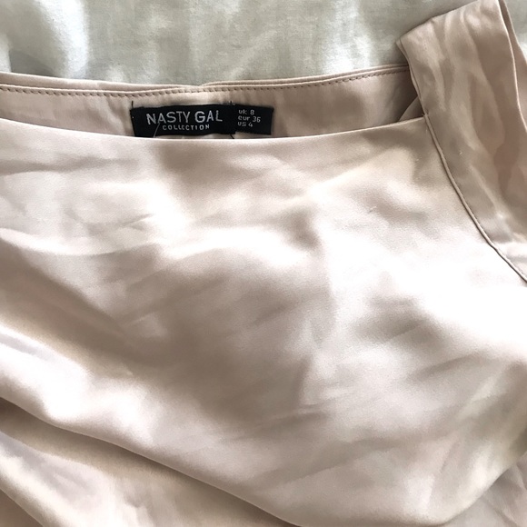 NASTY GAL: SATIN HALTER TOP - Picture 5 of 5